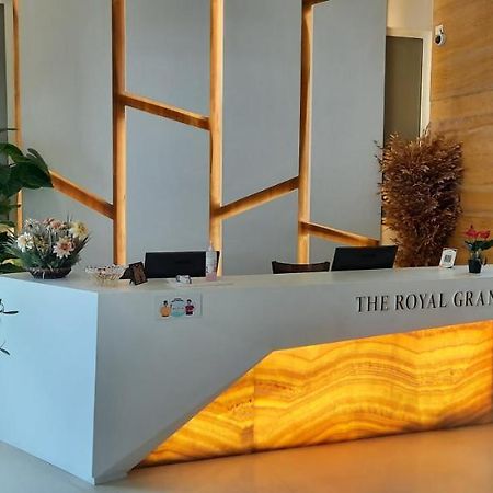 The Royal Grand Ξενοδοχείο Karūr Εξωτερικό φωτογραφία